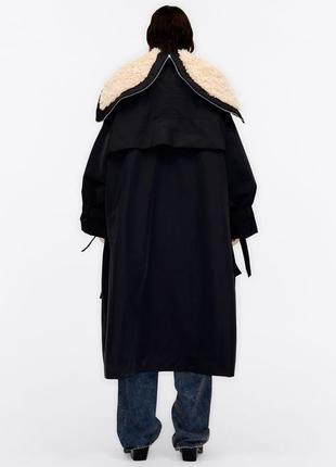 Черный тренч широкого кроя