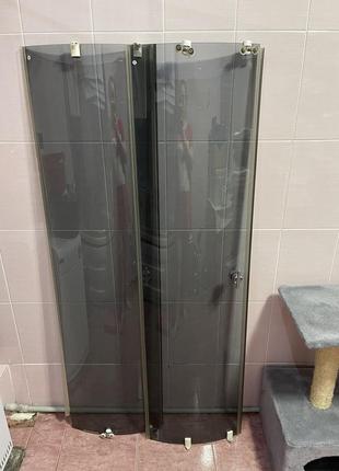 Дверь в душевую кабину