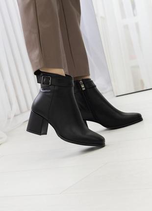 Кожаные женские ботинки на каблуке 6 см
