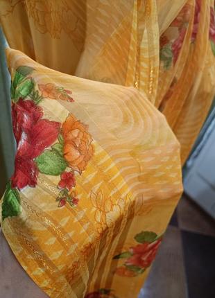 Индийское сари  с цветочным принтом8 фото