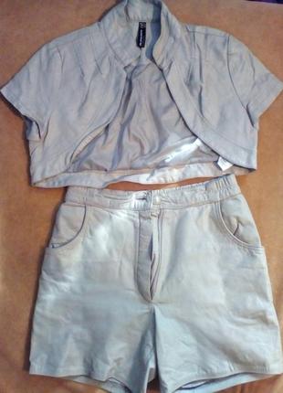 Стильный кожаный костюм (шорты, болеро)3 фото