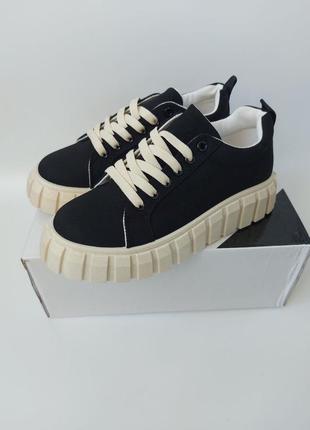 Кроссовки женские, текстильные