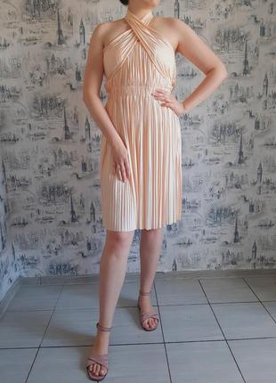 Нежное коктейльное персиковое платье плиссе, bgn1 фото