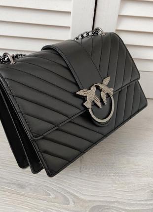 Женская сумка в стиле pinko черная с золотой серебряной цепочкой6 фото