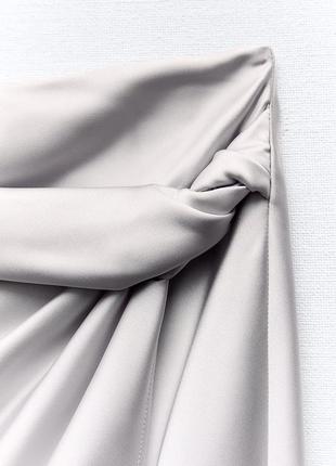 Атласная юбка средней длины с узлом5 фото