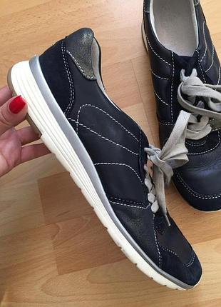 Шкіряні кросівки clarks