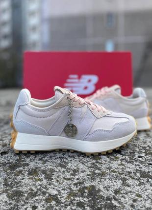 Женские кроссовки 
new balance 327