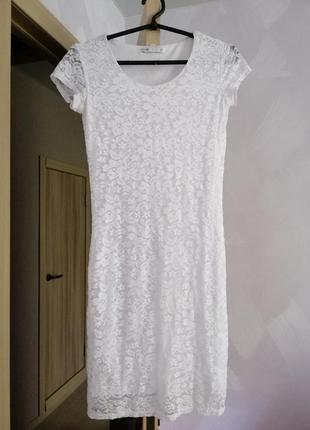 Платье белое из кружева1 фото