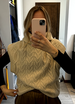 Шерстяной жилет