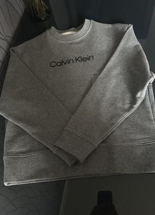 Свитшот calvin klein, серый свитшот zara, relaxed fit standard logo crewneck sweatshirt5 фото