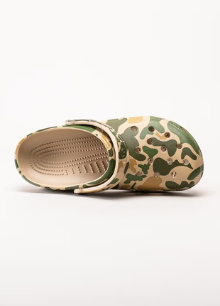 Крокс классик клог мужские камуфляж crocs classic clog printed camo8 фото