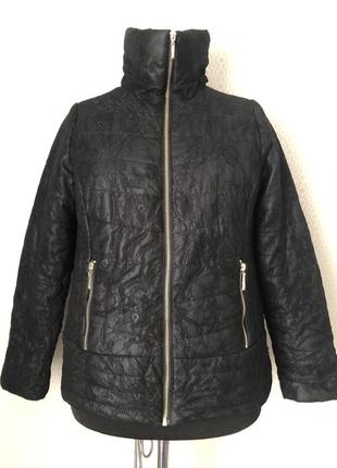 Оригинальная черная стёганая куртка с кружевом от laura torelli, размер 44, укр 50-52-54