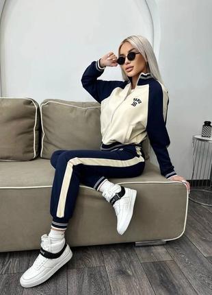 Спортивный костюм