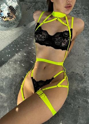 Білизна с портупеями