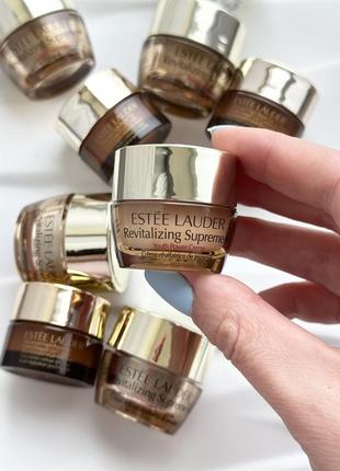 Дневной укрепляющий крем-лифтинг для разглаживания кожи estee lauder revitalizing supreme+ youth power creme.2 фото