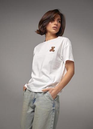 Женская футболка с вышитым мишкой6 фото