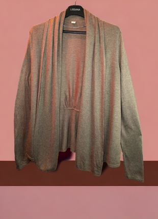 Женский кардиган в идеальном состоянии