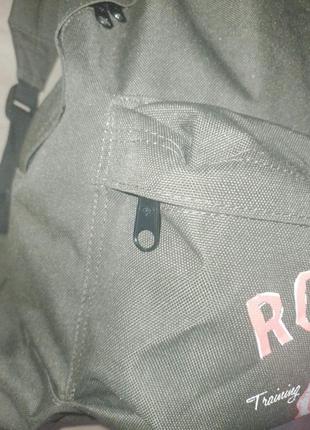 Рюкзак в стиле eastpak фирмы roxy оригинал как новый,цвет хаки7 фото