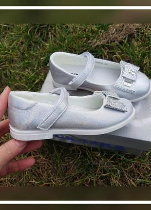 Нарядные детские туфли для девочки2 фото