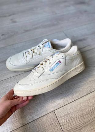 Кросівки шкіряні оригінал reebok club c revenge розмір 441 фото