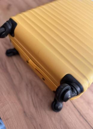Жіноча валіза wittchen жовта велика3 фото