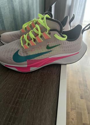 Кроссовки nike