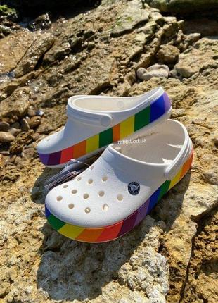 Крокс крокбэнд клог белые с радугой crocs crocband rainbow block clog white6 фото