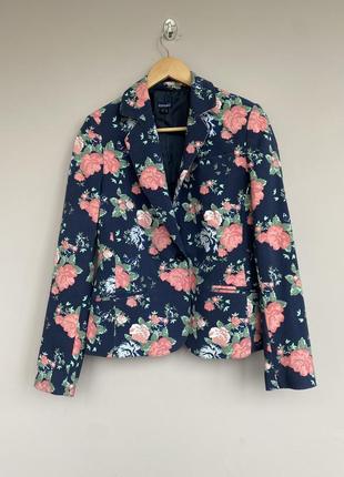 Стильный пиджак жакет в цветочный принт деловой / праздничный esmara