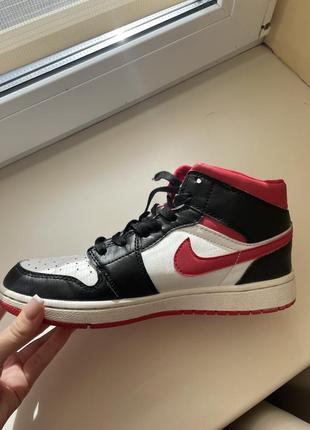 Кроссовки nike air jordan 1 mid black gym red 39