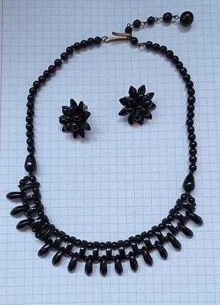 Комплект, набор. ожерельяет и клипсы. винтаж, чехослователя.