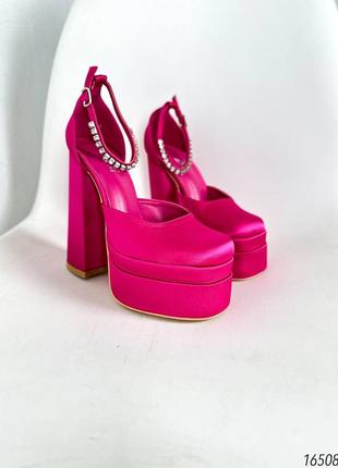 Женские туфли на высоком каблуке, цвет: фуксия
материал: сатин
платформа: 5см
каблук: 14,5см
сезон: демисезон2 фото
