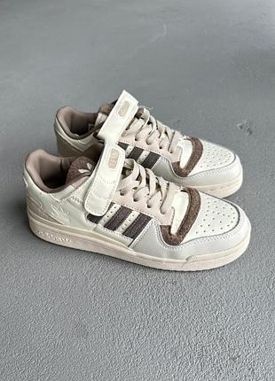 Жіночі кросівки adidas forum low beige brown адідас форум бежевого з коричневим кольорів