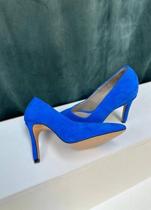 Классические туфли лодочки замшевые ярко синие4 фото