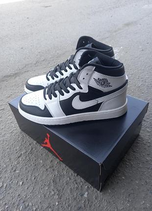 Кроссовки мужские nike air jordan 1 retro