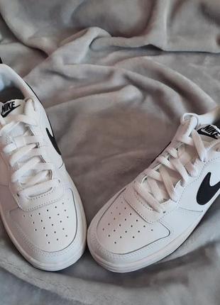 Nike кроссовки