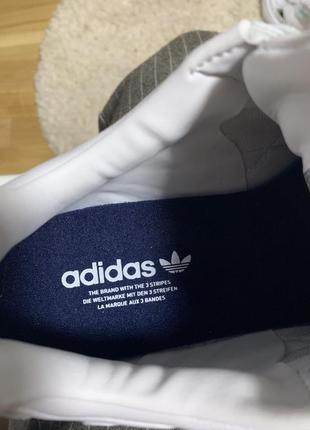 Білі кросівки adidas з натуральної шкіри9 фото