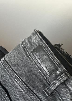 Джинси скіні bershka