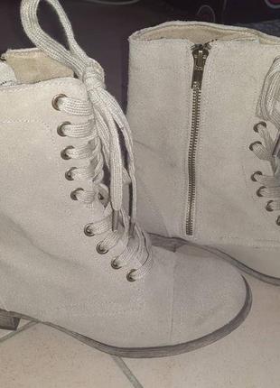 Продам женские ботинки mia