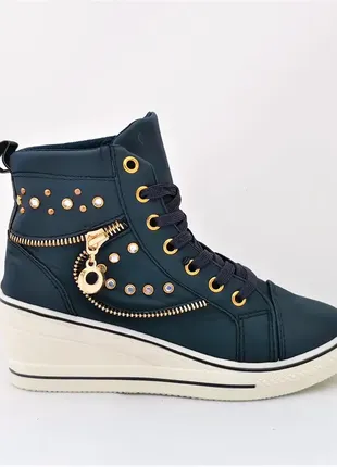 Женские кроссовки на танкетке синие слипоны