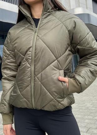 Курточка женская короткая весенняя 42-48 хаки, мята (зеленая), молочная, черная7 фото