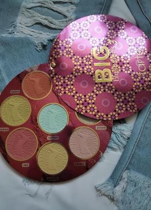 8 цветов румян бежевые и персиковые, мягкие полупрозрачные и более насыщенные оттенки....