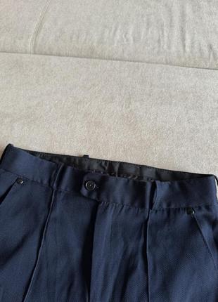 Стильні класичні темно-сині штани розмір s зі зборочками з кишенями10 фото