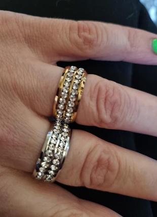 Кольцо  камни