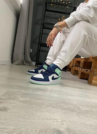Женские кроссовки Blue jordan retro 1 high люкс качество8 фото