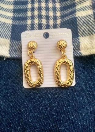 Женские серьги, цвет золото длина 4см