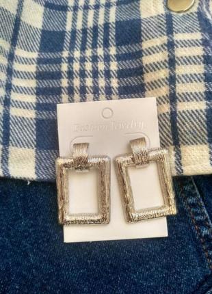 Жіночі сережки, колір срібло довжина 4,5см