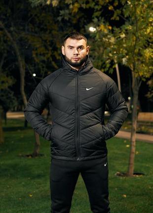 Чоловіча весняна куртка nike чорна