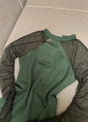 Вечірня сукня з чорним мереживом