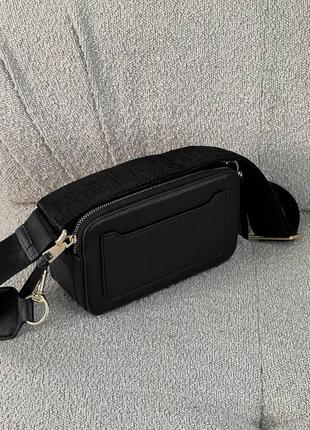 Женская сумка в стиле marc jacobs черная золотая сумочка черная4 фото
