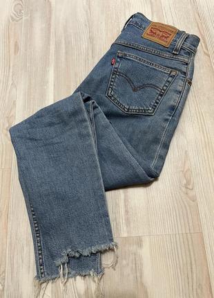 Джинсы levi's 24, 25 размер скидка